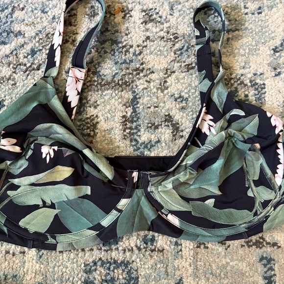 Malai Swim Set - Picture 3 of 5